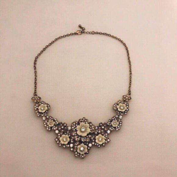 #1740 RHINESTONES WHITE FLOWERS NECKLACE 17 INCH LOBSTER CLAW - Picture 5 of 9